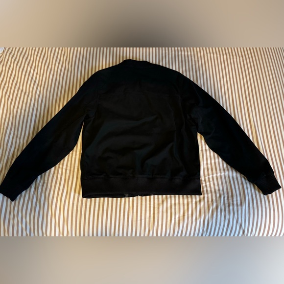 Carhartt Women's Rugged Flex Relaxed Fit Canvas Jacket, size large, black - Picture 3 of 4